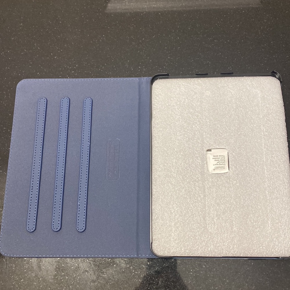 Brand new iPad cover. - Picture 3 of 8